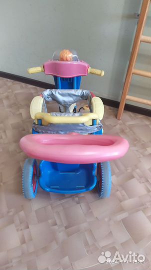 Детский велосипед с ручкой