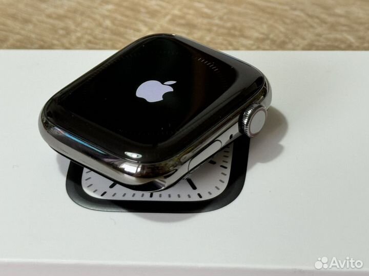 Apple Watch Series 7 Graphite Stainless Steel часы