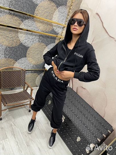 Костюм тройка Prada S. M. L