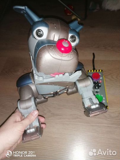 Робот собака Wrex