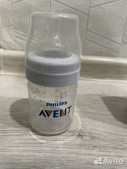 Бутылочка антиколиковая avent новая