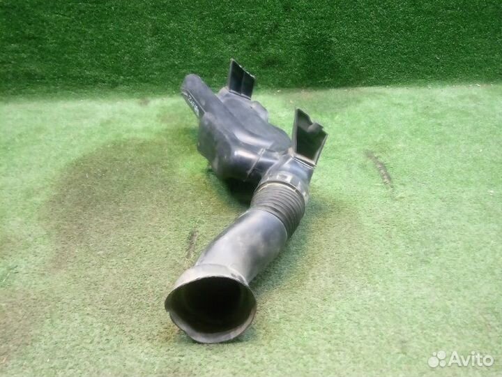 Воздухозаборник передний Opel Zafira B A05