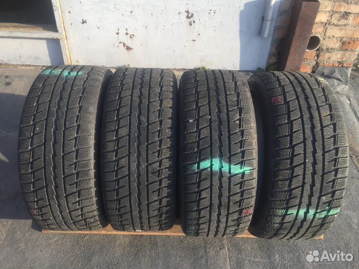 Dunlop Graspic DS2 235/45 R17
