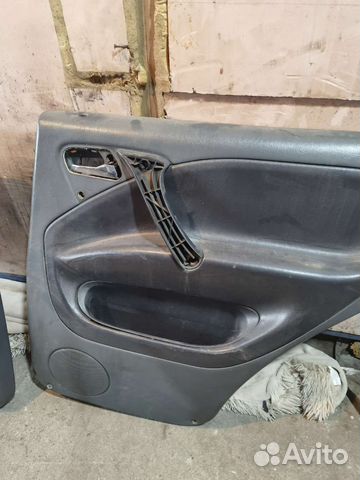 Обшивка задней правой двери mercedes w163