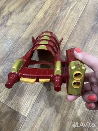 Перчатка Железного человека от nerf