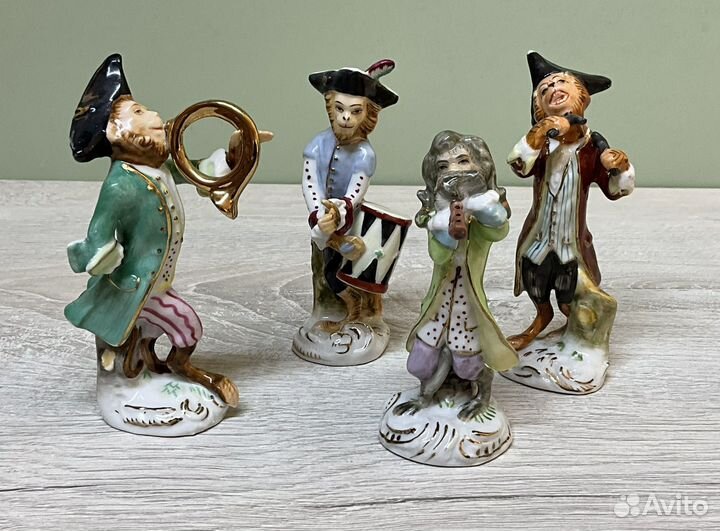 Четыре статуэтки одним лотом. Германия