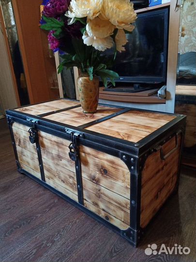 Журнальный столик - сундук