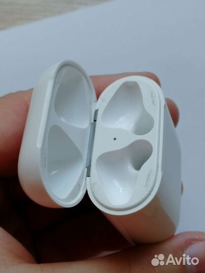 Кейс a1602 для наушников Apple airpods 1/2 б/у