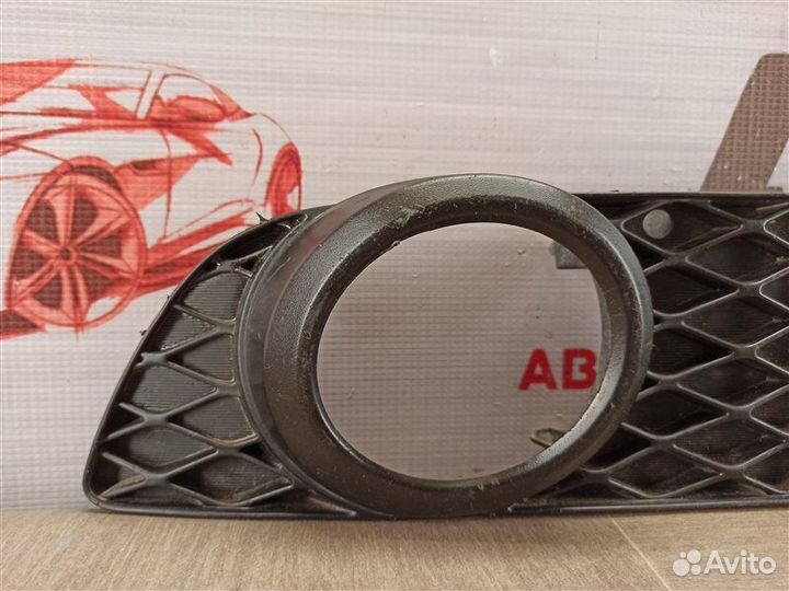 Решетка бампера переднего правая Infiniti M