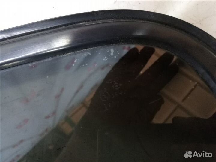 Стекло багажника заднее правое Toyota Land Cruiser