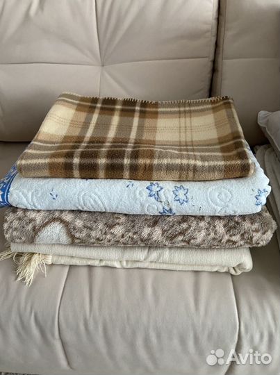 Одеяла,подушки,пледы