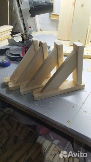 Кронштейн для полки деревянный