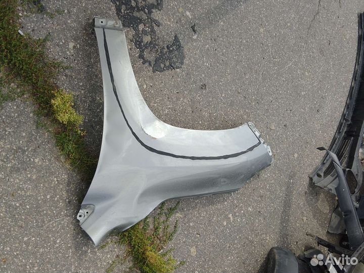 Крыло переднее левое LX570, LX450D Lexus
