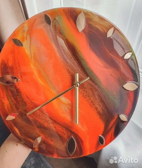 Часы настенные из эпоксидной смолы