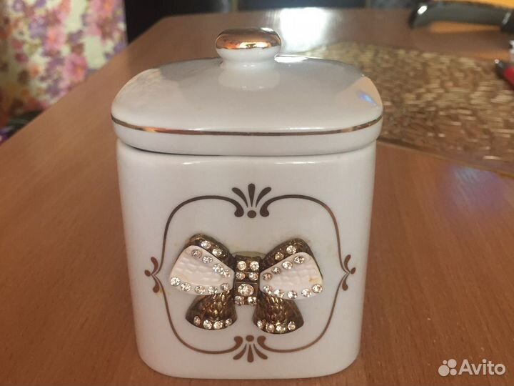 Банка для чая