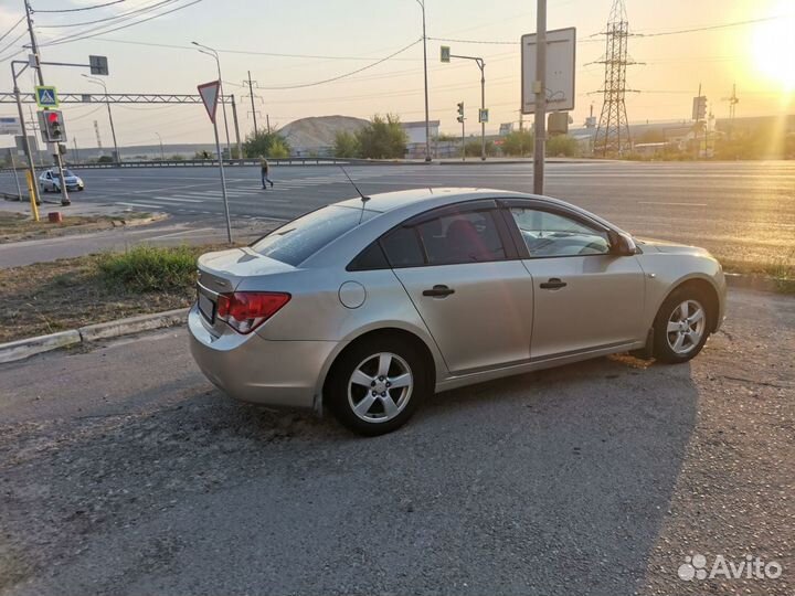 Chevrolet Cruze 1.6 МТ, 2010, 142 000 км