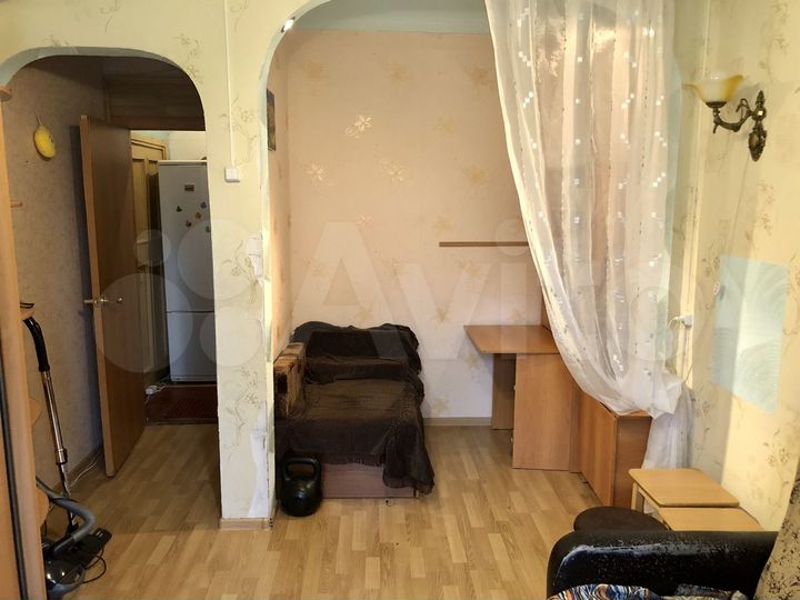 Комната 14 м² в 1-к., 1/4 эт.