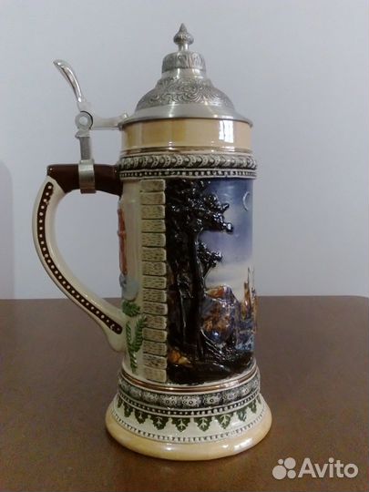 Пивная кружка с металлической крышкой