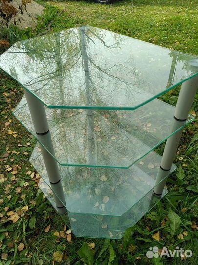 Стеллаж стеклянный