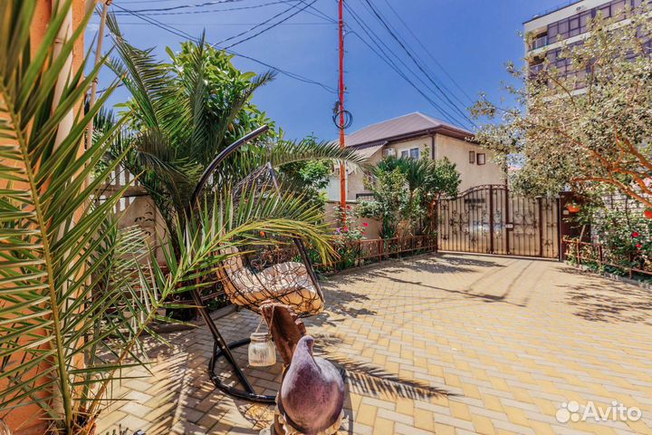 Горничная с проживанием гостевой дом