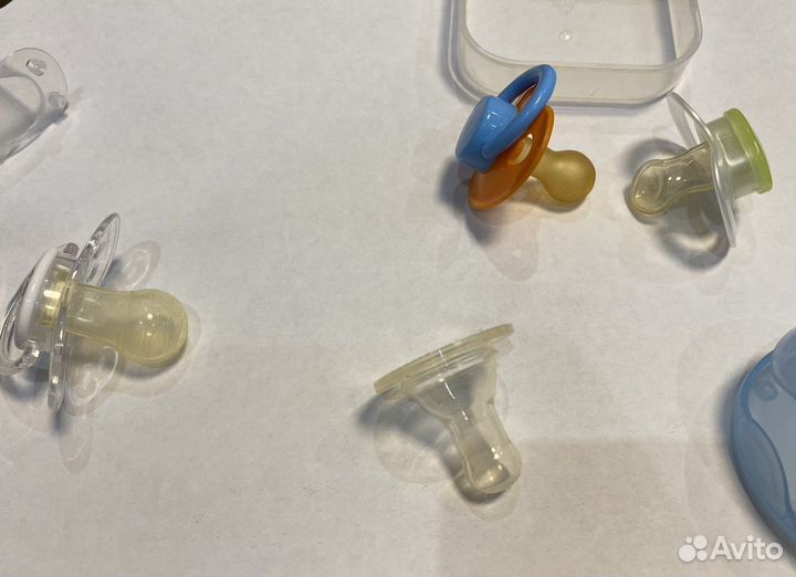 Силиконовые тарелки, нагрудники, бутолочки, соски