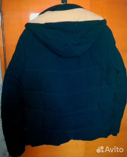 Зимние куртки и пуховики женские 44. s