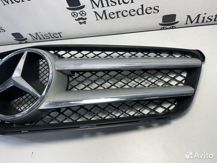 Решетка радиатора Mercedes-Benz C-Class C220 W204