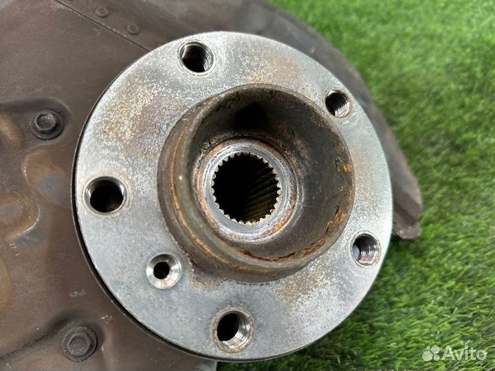 Кулак поворотный передний левый Bmw X5 E53 M54B30