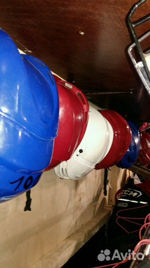 Хоккейный шлем