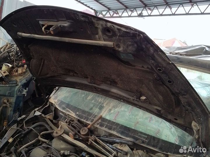 Капот на nissan note e11