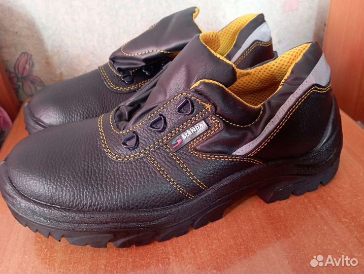 Костюм рабочий и обувь