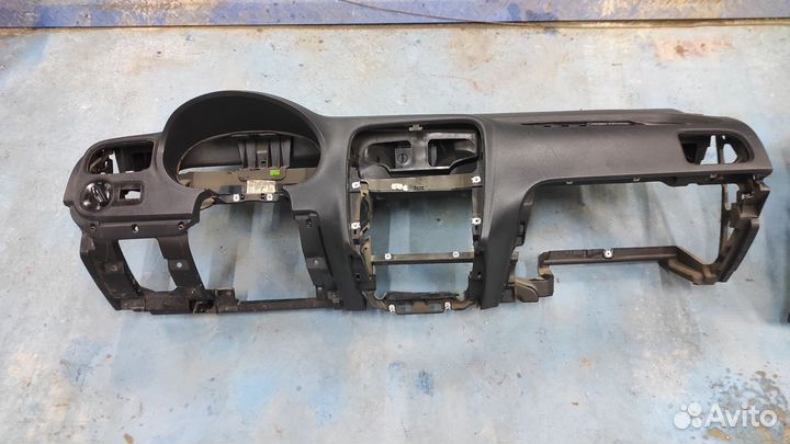 Торпедо панель Polo Sedan