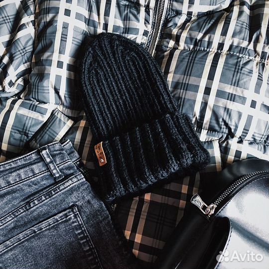 Осенняя вязаная шапка