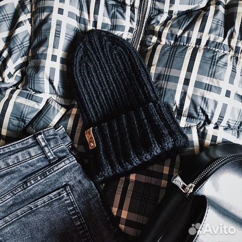 Осенняя вязаная шапка