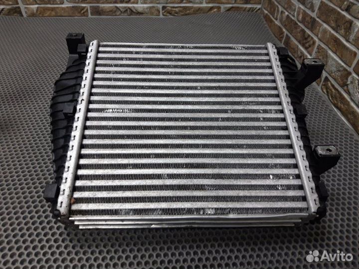 Интеркулер левый Audi Q7 4L 3.0 CRC 2014