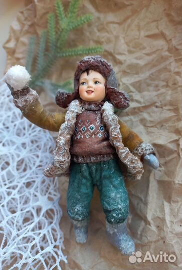 Ватная ёлочная игрушка Мальчик мо снежком