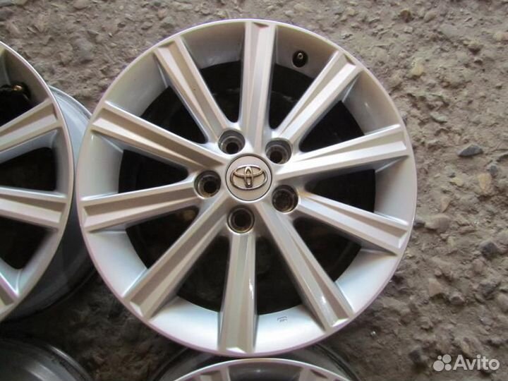 Диски Toyota R17 Литые 5x114.3 J7 S3