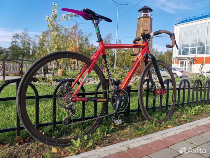 Велосипед циклокросс/шоссе