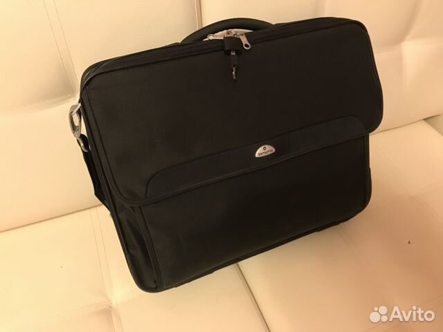 Сумка samsonite для ноутбука 17,3. Материал - поли