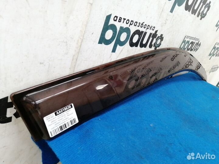 Ветровик передней правой двери Nissan X-Trail T31