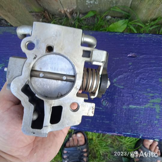 Дроссельная заслонка