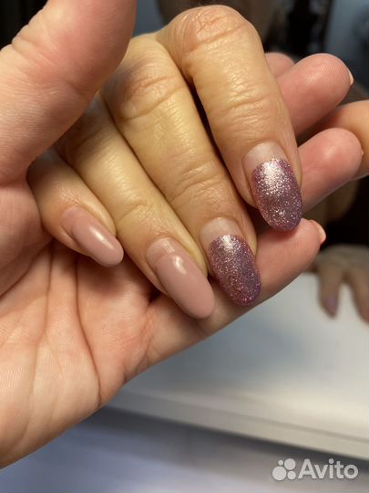 Мастер маникюра, гель-лак