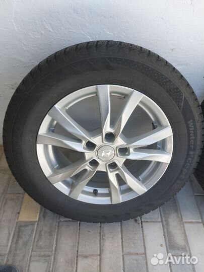 Hankook Winter I'Cept IZ2 215/60 R16 25E
