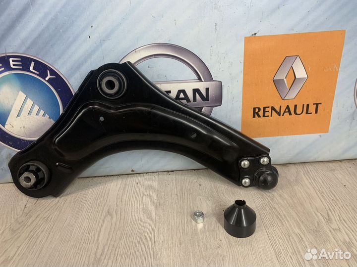 Рычаг подвески Renault megane 3 Прав