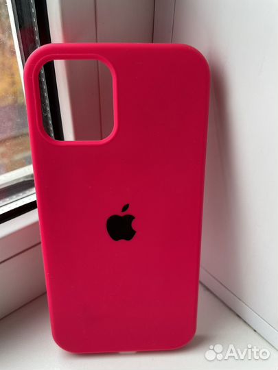 Чехол на iPhone 12