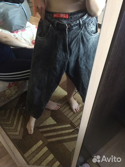 Джинсы новые