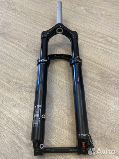 Вилка RockShox Revelation 26 1/1/8 тюн
