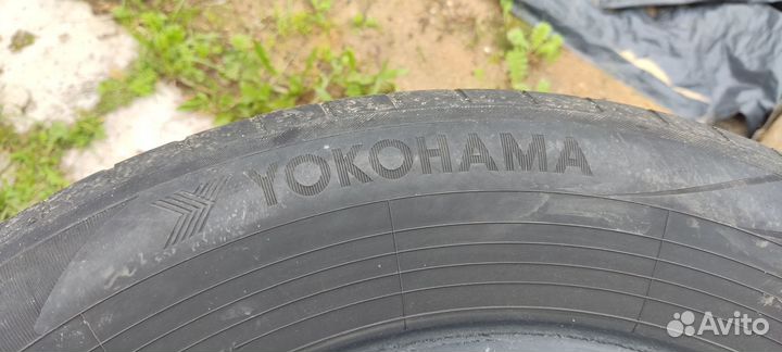 Yokohama BluEarth-A 215/65 R17 99V