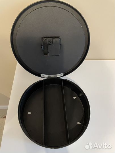 Часы со скрытой полочкой