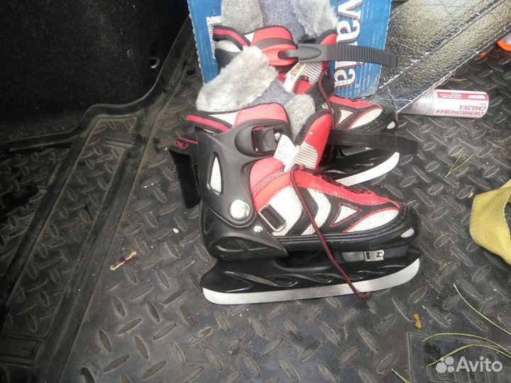 Коньки хоккейные